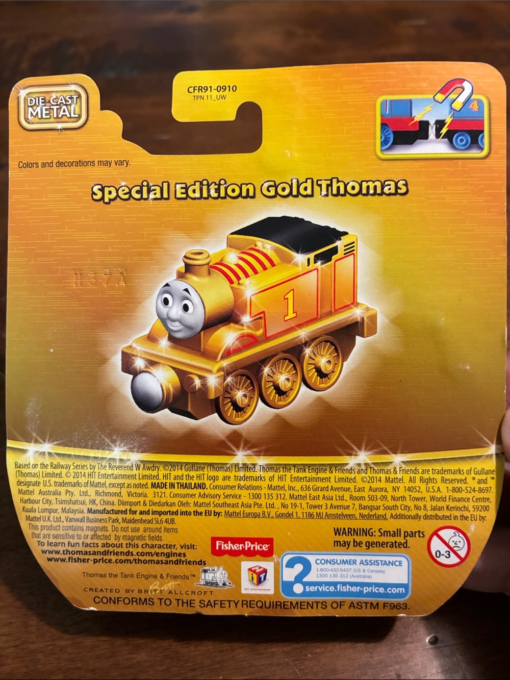 NEW! Fisher-Price Gold Thomas Special Edition Train - Picture 3 of 4